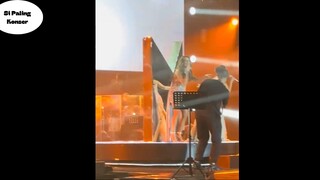 Please jangan bilang lagu Ya Tab Tab ini salawatan. 😭 Perdana konser di Indonesia, lagu andalan Nan