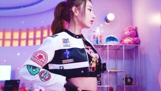 فيديو موسيقي لأغنية ANTIFRAGILE الجديدة لـ LESSERAFIM!