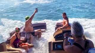 Idiots In Boats Caught On Camera !