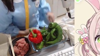 Japanese rabbit eats red peppers live and suddenly says something shocking, leaving the audience wit
