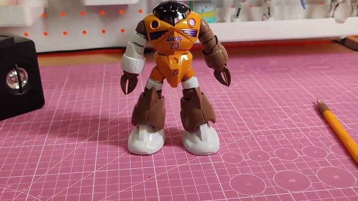 LeBron James Crab - นำความสามารถมาสู่อาณาเขตของ Zeon แบ่งปันโทนสี HG Red Devil Crab Lakers