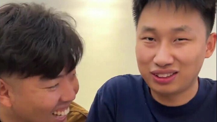 Puzzle kocak di kamar asrama, si teman sekamar melakukan aksi ajaib yang bikin semua orang salut!