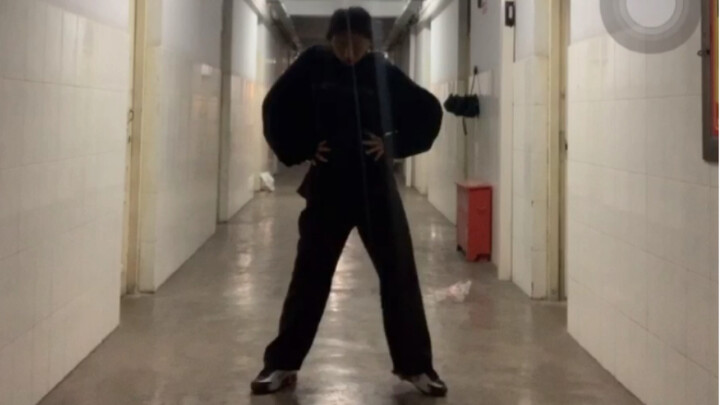 Throw A Fit 伴着冷风练练舞吧 最近天气是越来越冷了