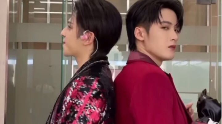 【Phù Long Phi x Đàn Kiện Thứ】cập nhật Instagram... cười chết mất thôi! Hahaha