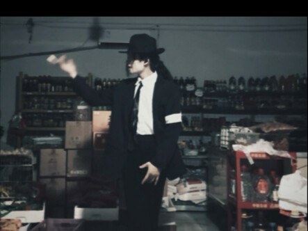 Begitu terbayang bakal tampil membawakan ini di pernikahan kakak perempuan saya beberapa bulan lagi,