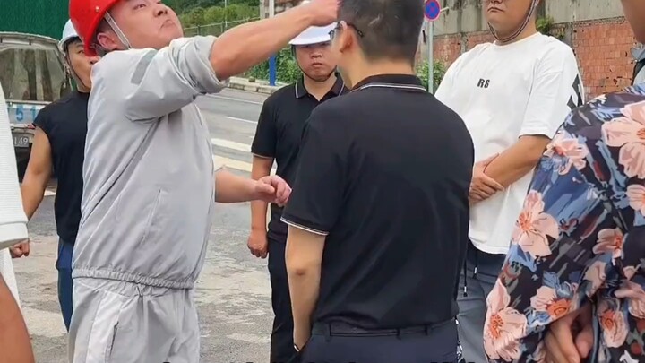 Do you know what the different colors of construction-site hard hats signify? Let’s take stock of th