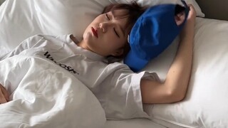 คุณบอกว่าวัยเยาว์ไม่มีราคา แต่ฉันถูกเบียดเสียดจนทำอะไรไม่ได้ในสถานที่ท่องเที่ยว