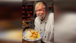 一道俄式虾仁奶油饭“斯特罗加诺夫”，颜值真的很吸引人啊~