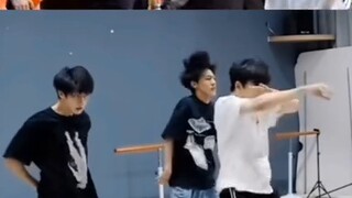 Three generations of ＜DNA＞It's Battle Time Let's do whatever it takes Concert【Dance Instructor/Dance
