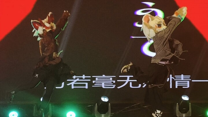 Climbing the stage together with my best friend in "Kill Her!"