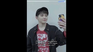 when svt members give their best poses and then... there's woozi 📱😂🤣 #seventeen #woozi