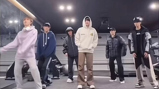 TF tiga generasi log video jaringan asing lama
