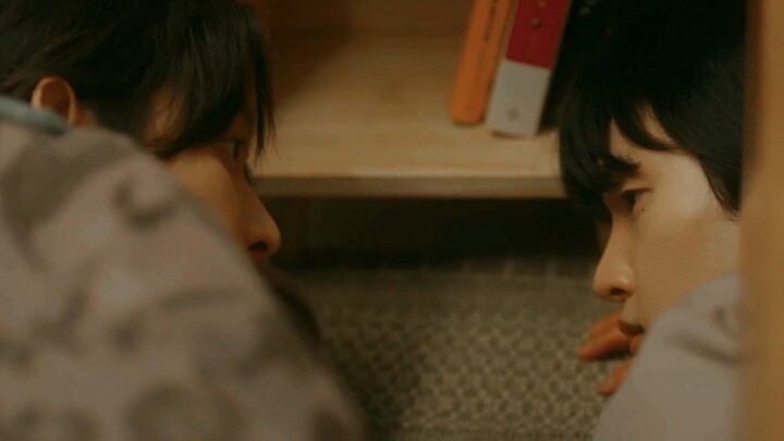 [Unable to confess] "That's looking into the eyes of the person I like, so I like him, right?"