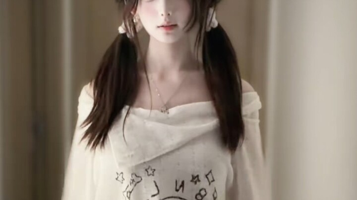 Dual-Ponytail Little Lolita ~ Giant Swing Dance ~ [Xiao Yin]