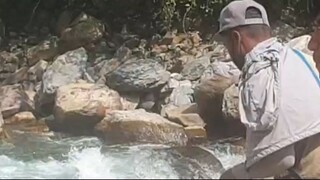 cast net fishing in Nepal | himalayan trout fishing with handmade cast net |
