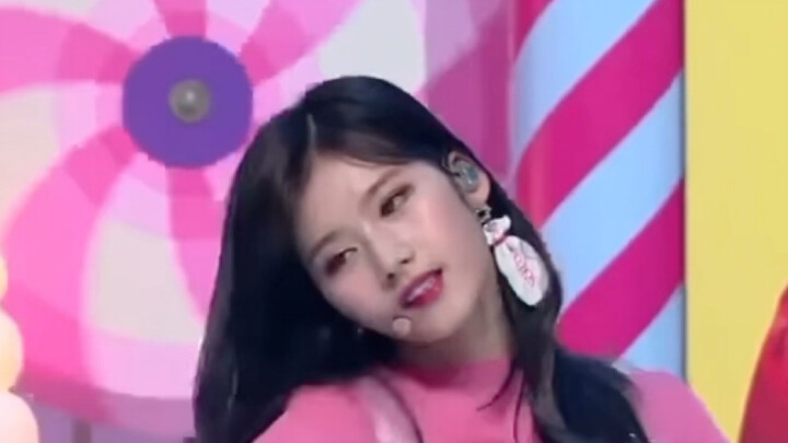 ถ้าจู่ๆ คุณก็ฟังเพลง [TWICE] “WHAT IS LOVE?” แล้วเข้าใจขึ้นมาทันที