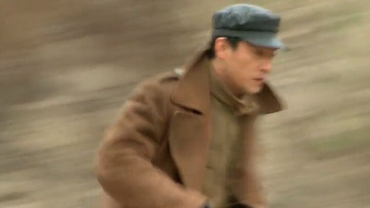 [คัทซีนหนัง] แค่ทหารกำลังเดินจำเป็นต้องดูดีขนาดนี้ไหม