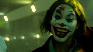 Kakek petani mereplikasi adegan film klasik