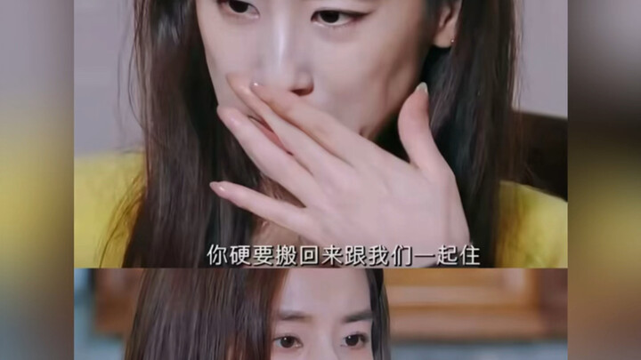 Setelah bercerai, Huang Shengyi tinggal bersama ibunya