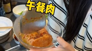 父母在家体验年轻人的一天