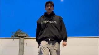 A straight guy's focus jump is like this