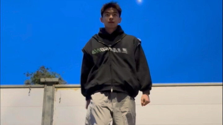 A straight guy's focus jump is like this