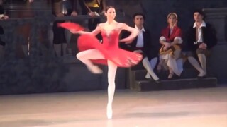 世界顶级芭蕾舞者旋转片段，宛如天仙