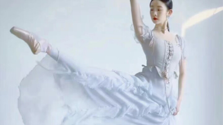 【Zhang Yifan】Is she a ballet fairy?