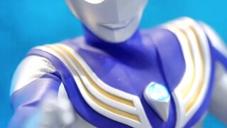 Real bone sculptures are no longer popular, Alphamax leather version of Ultraman new product exhibit