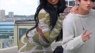 【فرقة بانقتان】بصراحة، جين لم يخسر أبدًا في المنافسة مع النجمات الجميلات!