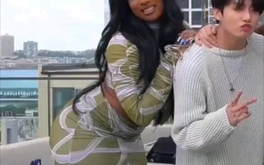 【فرقة بانقتان】بصراحة، جين لم يخسر أبدًا في المنافسة مع النجمات الجميلات!