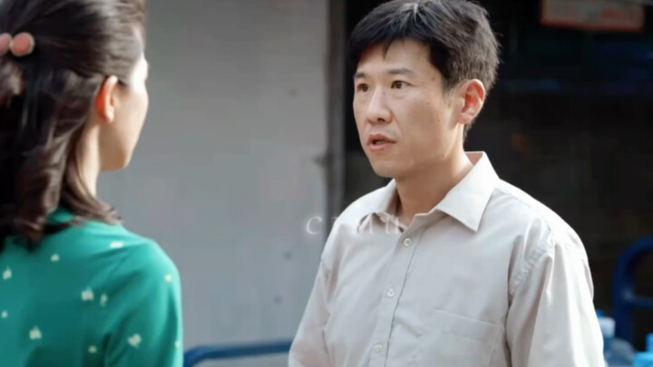 เลขาเฉียวที่พยายามกลบเกลื่อนความอึดอัดต่อหน้าภรรยา