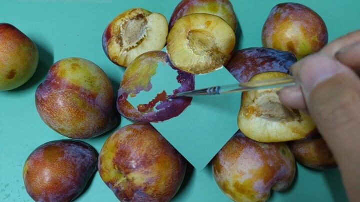 Please give me back the missing plums
