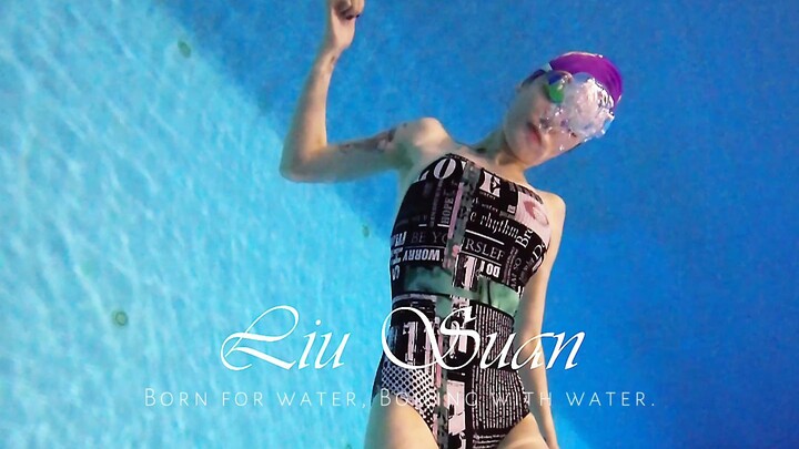 How Do Swimming Vloggers Shoot Their Underwater Videos?