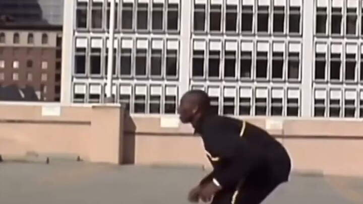 原来牢大跳过跑车是真的。