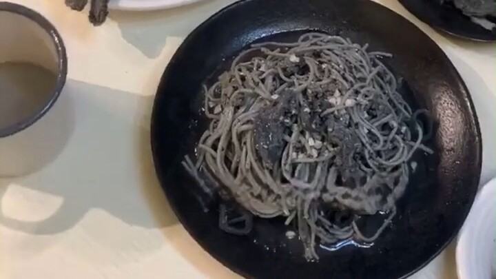 Sharing the World Through the Eyes of People with Different Visual Impairments