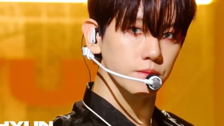 Byun Baekhyun's New Song "Pineapple Slice" Promotional Stage (240906)