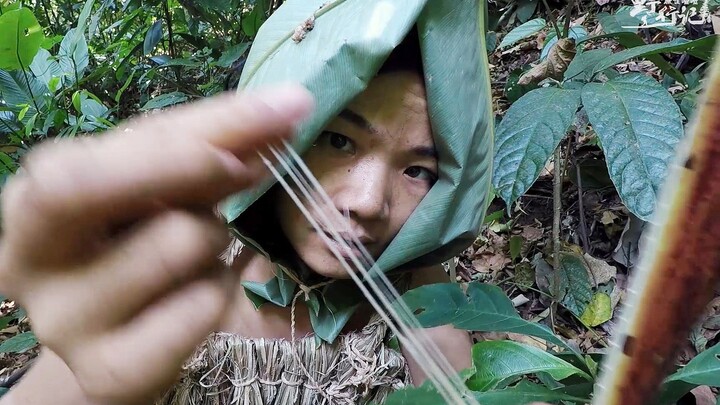 女子徒手单挑东南亚丛林生存100天31集，为制作贴身衣物做准备