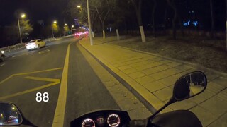 البائع: أين نلتقي؟ الجندي: هذه المرة سنلتقي في مكان آخر، انتظرني!