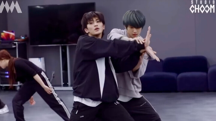 [230828] Park Ji-sung & Lee Maek #MIX & MAX Duo Dance Practice Room Cut