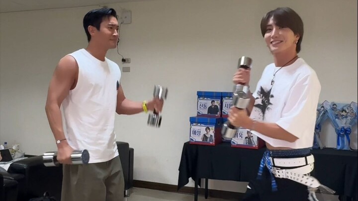 【SUPER JUNIOR】🏈 SPIN-OFF 拉拉队 👍