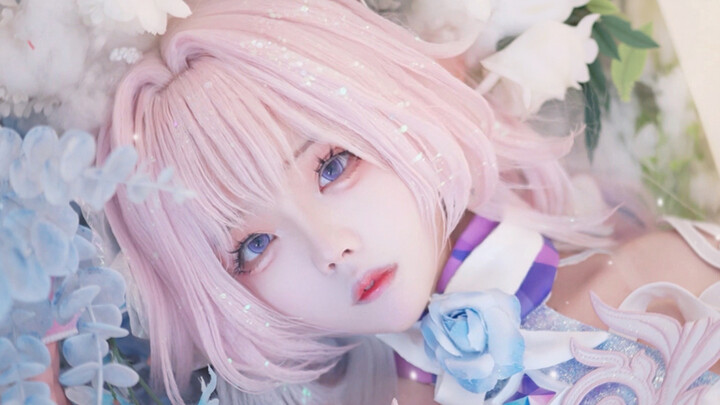 Immersive Experience: Watching Xi Lian Tear Off Her Tattoo Sticker