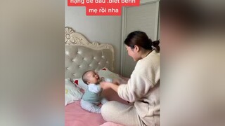 thương con lắm .nhỏ nhưng thương mẹ lắm yêucon hàihướcvuinhộn baby