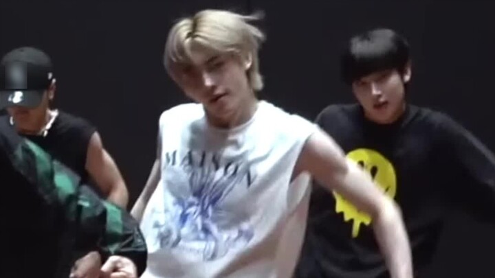 มาชื่นชมแขนใหญ่ๆ ของสามี 220711 ห้องซ้อม Future Perfect ปาร์คซองฮุน โฟกัส