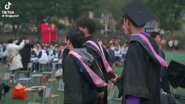 Chinesevideograduating