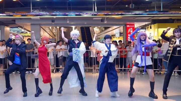 Khi cosplay "Gintama" kết hợp với Gangnam Style, cả nơi này sẽ sôi sục!