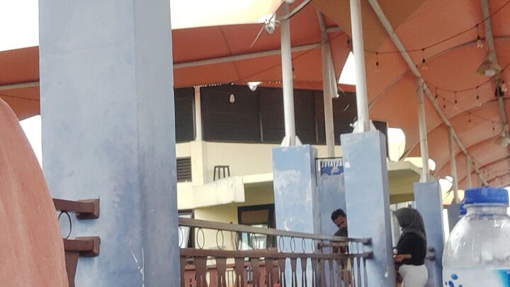 Makan di Resto Apung