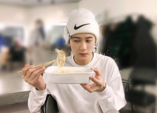 นิสัยเล็กๆ น้อยๆ ของ Tan Jianci ไม่ได้เปลี่ยนไปเลยตั้งแต่เขายังเป็นเด็ก