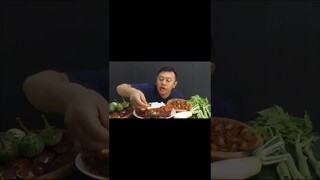 MAKAN LALAPAN JENGKOL TUA MENTAH
