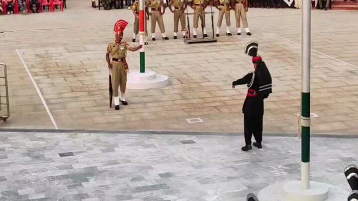 Tarian pertarungan penjaga perbatasan India-Pakistan